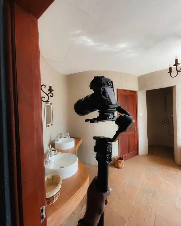 Behind the scenes: lighting setup on location