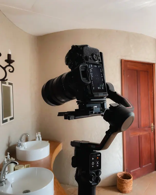 Behind the scenes: lighting setup on location